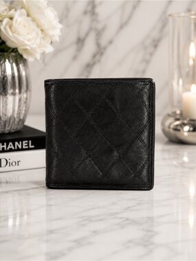 CHANEL Vintage Men’s Quilted Black Lambskin Leather Bifold Wallet With COA